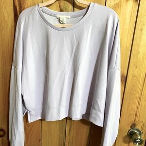 Cropped workout/athletic top